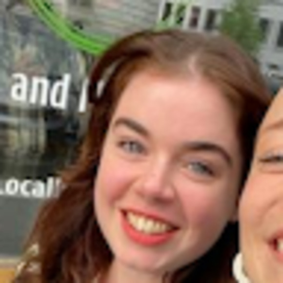 Meet your Posher, Caitlin - Picture 1 of 1